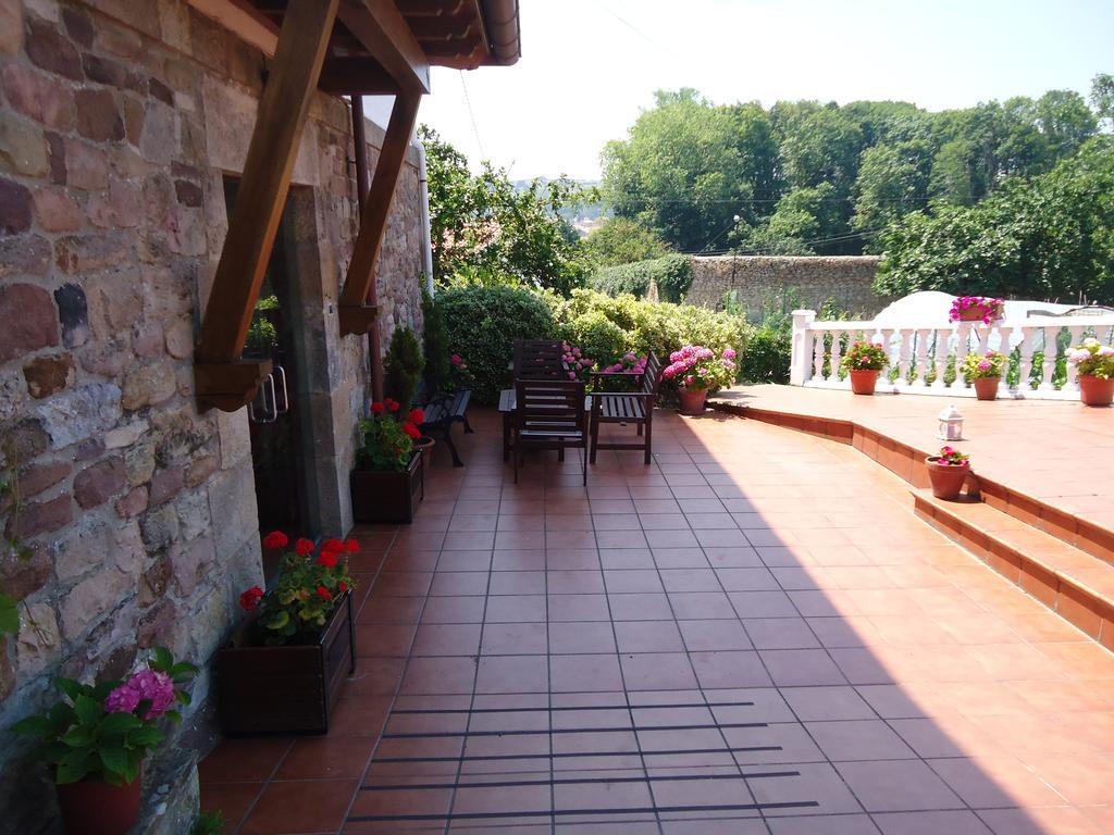 Guest house Montanes